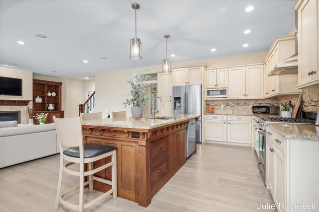 4985 W Village Court SE, Ada, MI 49301
