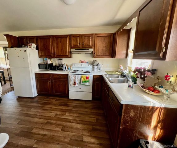24 Wilson Eaton Road, Amenia, NY 12501