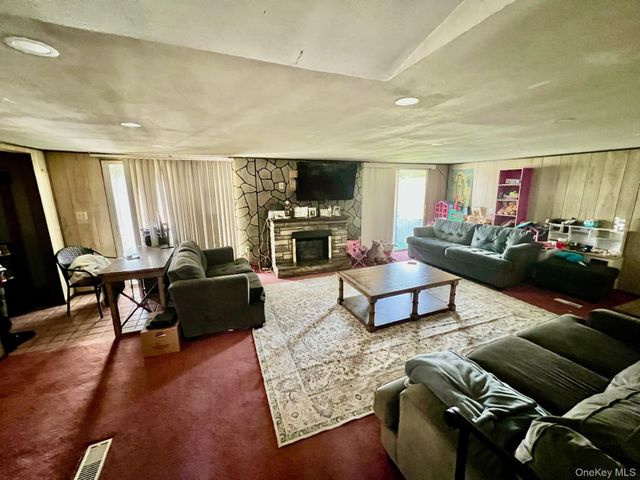 24 Wilson Eaton Road, Amenia, NY 12501