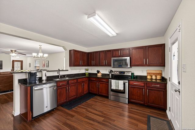 7942 Ruidoso Chase, Selma, TX 78154