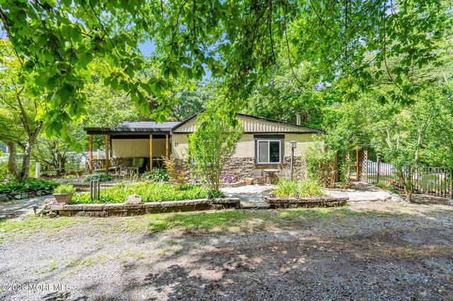 21 Yellowbrook Road, Freehold, NJ 07728