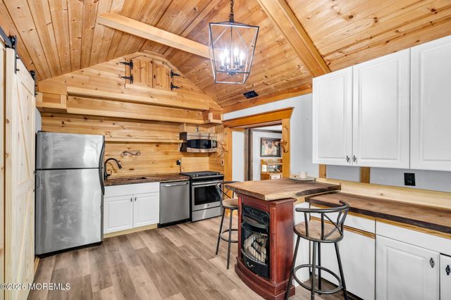 21 Yellowbrook Road, Freehold, NJ 07728