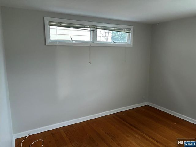 148 E 54th 1, Elmwood Park, NJ 07410