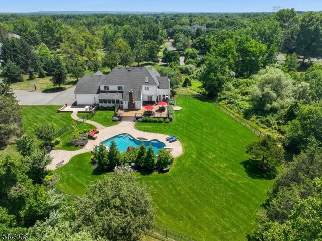 6 Proprietor Ln, Readington Twp., NJ 08889