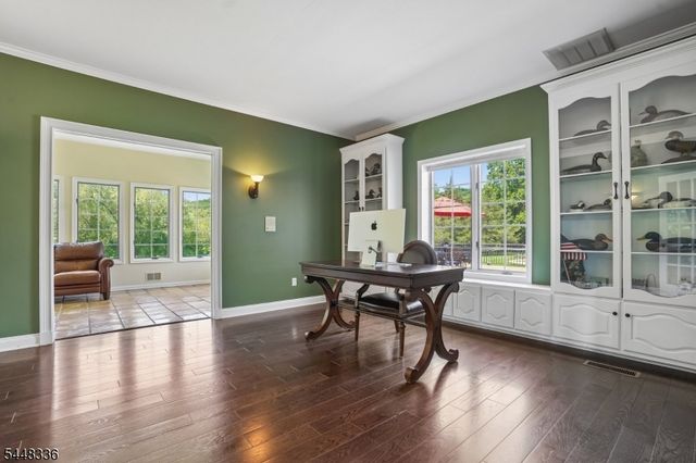 6 Proprietor Ln, Readington Twp., NJ 08889