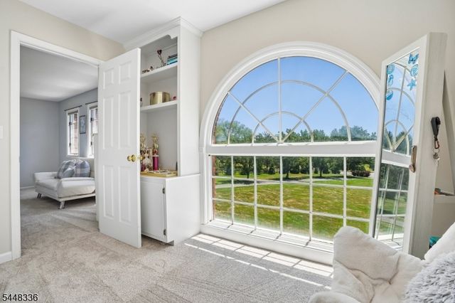6 Proprietor Ln, Readington Twp., NJ 08889