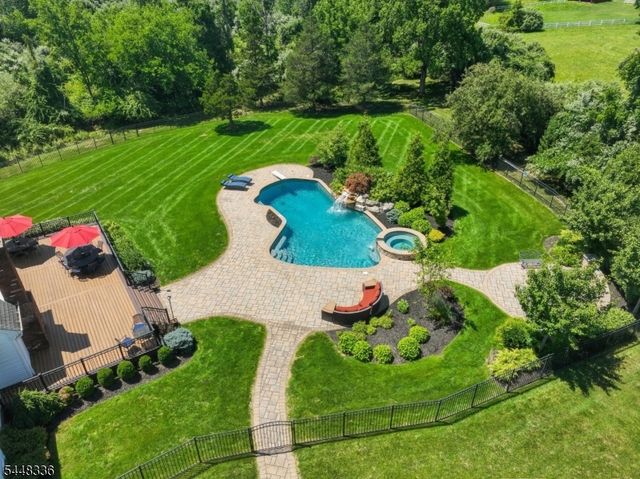 6 Proprietor Ln, Readington Twp., NJ 08889