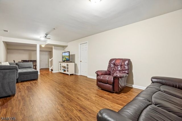 6 Proprietor Ln, Readington Twp., NJ 08889