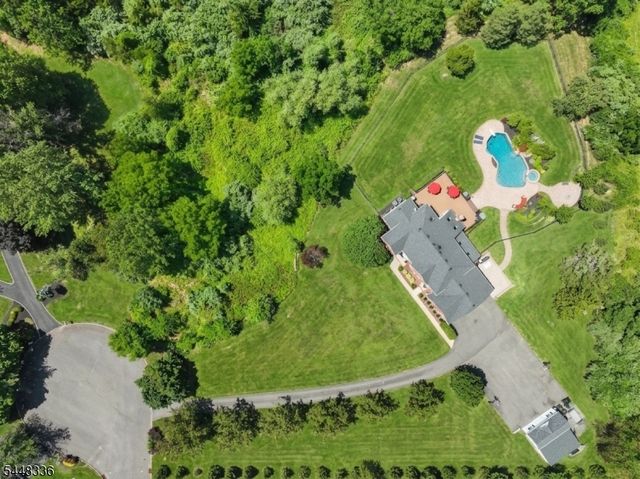 6 Proprietor Ln, Readington Twp., NJ 08889