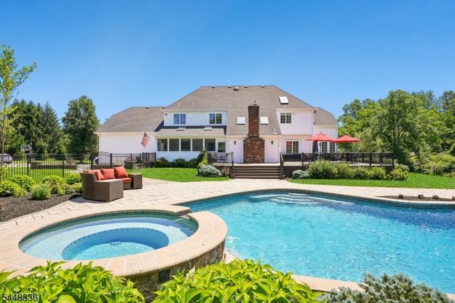 6 Proprietor Ln, Readington Twp., NJ 08889