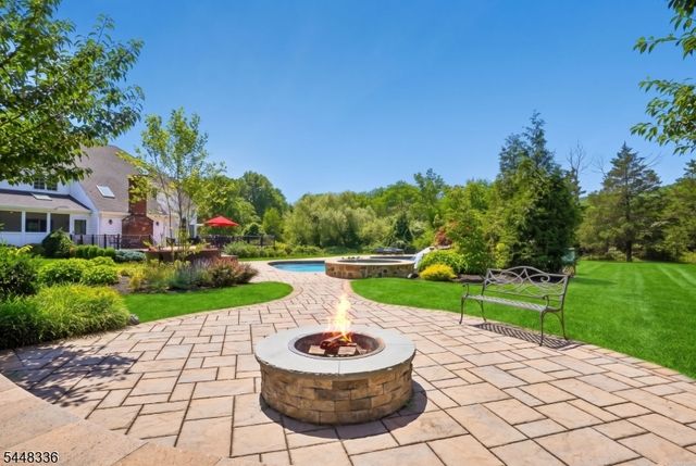 6 Proprietor Ln, Readington Twp., NJ 08889
