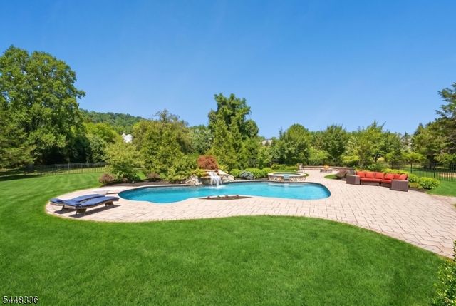 6 Proprietor Ln, Readington Twp., NJ 08889