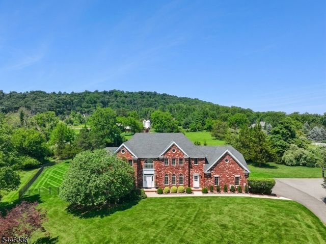 6 Proprietor Ln, Readington Twp., NJ 08889