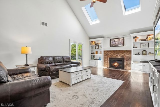 6 Proprietor Ln, Readington Twp., NJ 08889