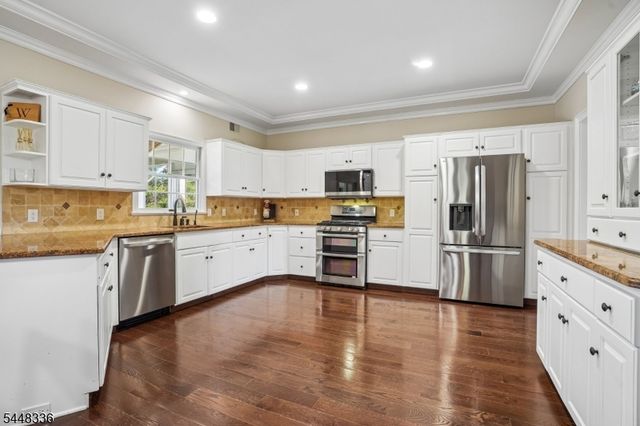 6 Proprietor Ln, Readington Twp., NJ 08889