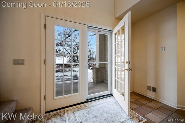 3086 Bloomfield Park Drive, West Bloomfield, MI 48323