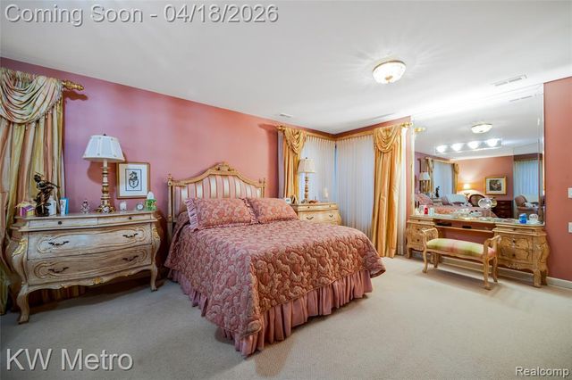 3086 Bloomfield Park Drive, West Bloomfield, MI 48323