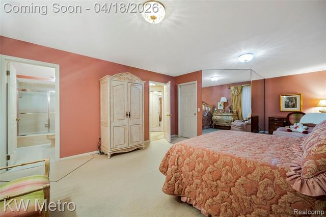 3086 Bloomfield Park Drive, West Bloomfield, MI 48323