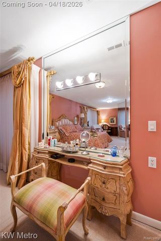 3086 Bloomfield Park Drive, West Bloomfield, MI 48323