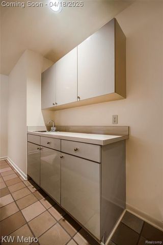 3086 Bloomfield Park Drive, West Bloomfield, MI 48323