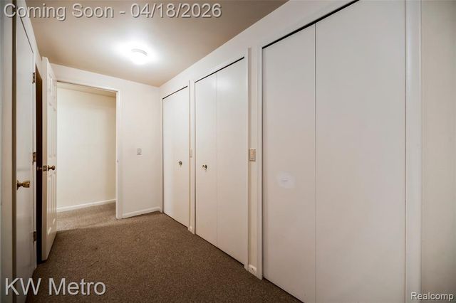 3086 Bloomfield Park Drive, West Bloomfield, MI 48323