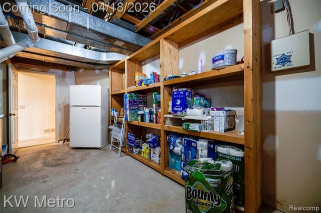 3086 Bloomfield Park Drive, West Bloomfield, MI 48323