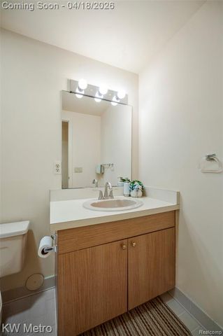 3086 Bloomfield Park Drive, West Bloomfield, MI 48323