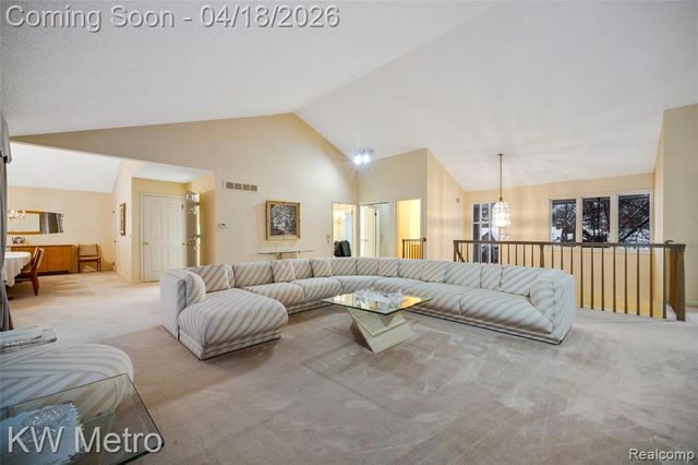 3086 Bloomfield Park Drive, West Bloomfield, MI 48323
