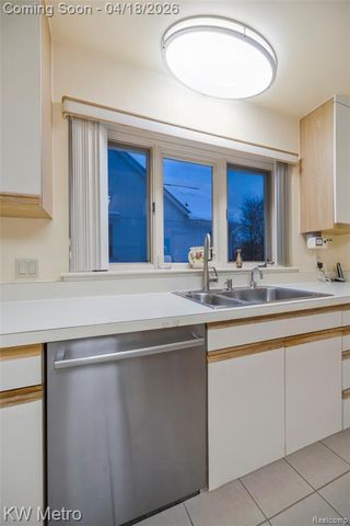 3086 Bloomfield Park Drive, West Bloomfield, MI 48323