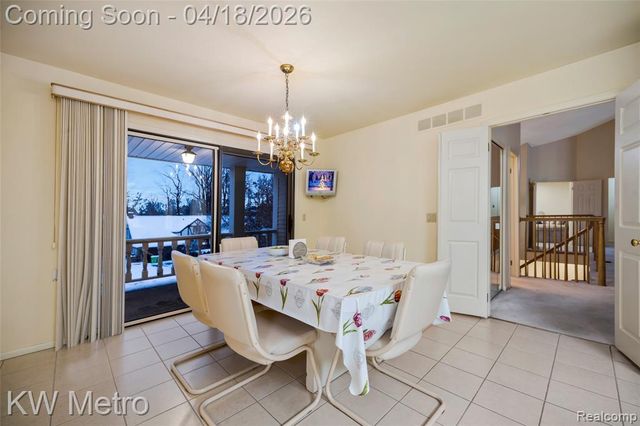 3086 Bloomfield Park Drive, West Bloomfield, MI 48323