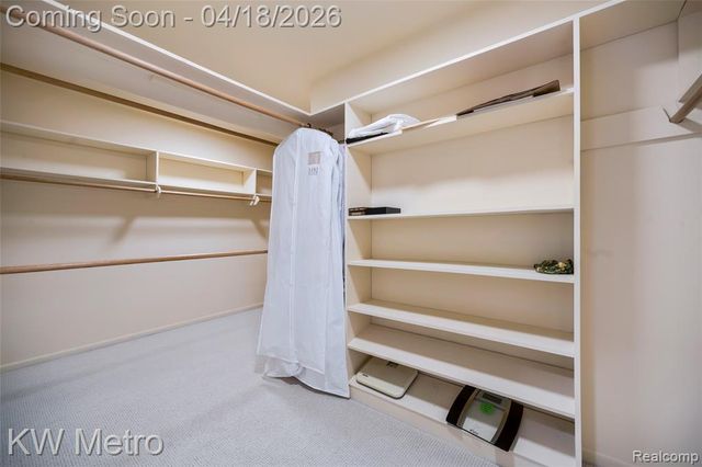 3086 Bloomfield Park Drive, West Bloomfield, MI 48323
