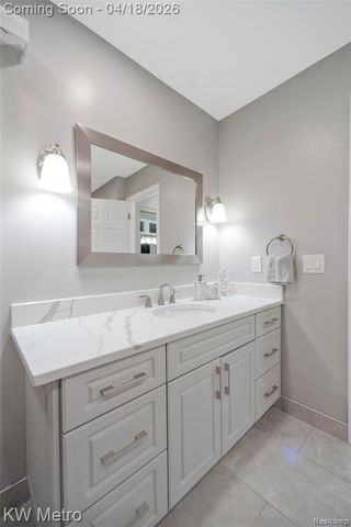 3086 Bloomfield Park Drive, West Bloomfield, MI 48323