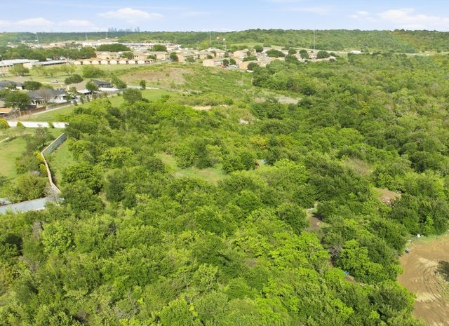 6156 Winonly Circle, Dallas, TX 75211