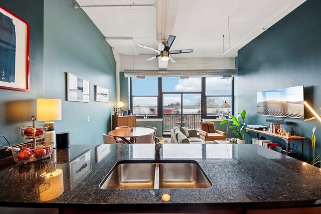 2323 W PERSHING Road 340, Chicago, IL 60609