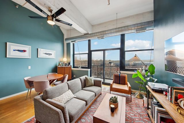 2323 W PERSHING Road 340, Chicago, IL 60609