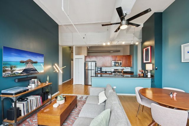 2323 W PERSHING Road 340, Chicago, IL 60609