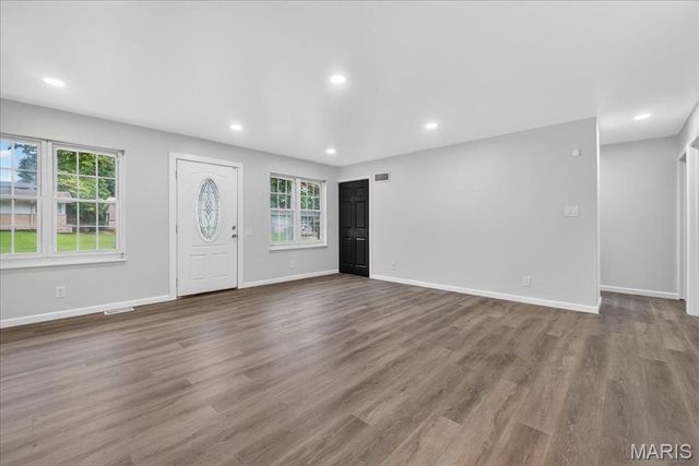 10243 Pannell Drive, St Louis, MO 63136