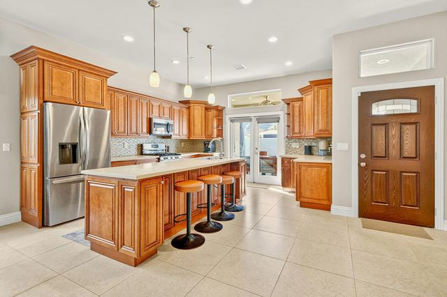 52720 Avenue Velasco, La Quinta, CA 92253