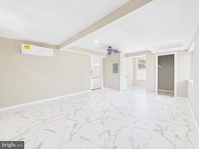 203 SHACKELFORD WELL RD, Fredericksburg, VA 22406