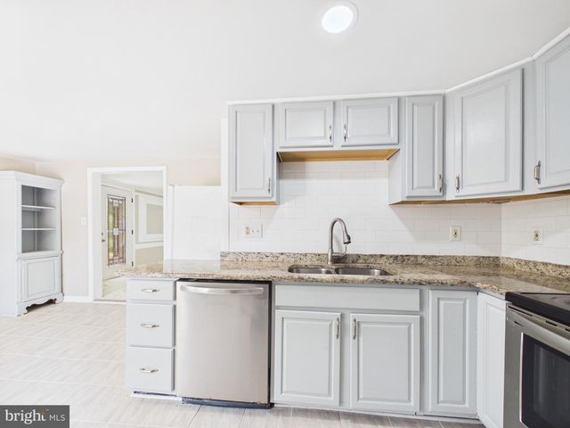 203 SHACKELFORD WELL RD, Fredericksburg, VA 22406