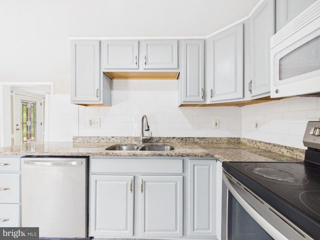 203 SHACKELFORD WELL RD, Fredericksburg, VA 22406