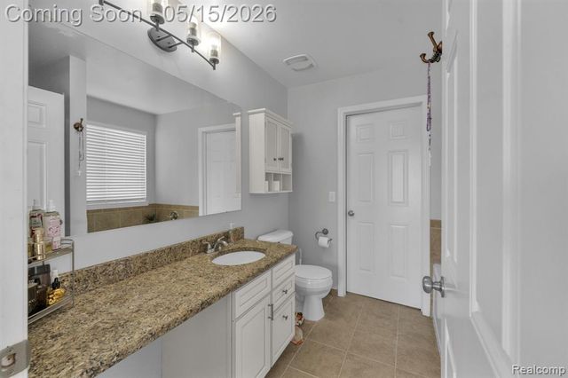 50647 Bredenbury Drive, Macomb, MI 48044