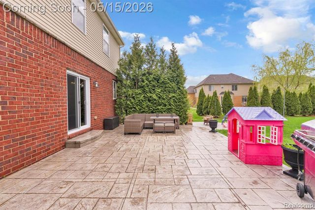 50647 Bredenbury Drive, Macomb, MI 48044