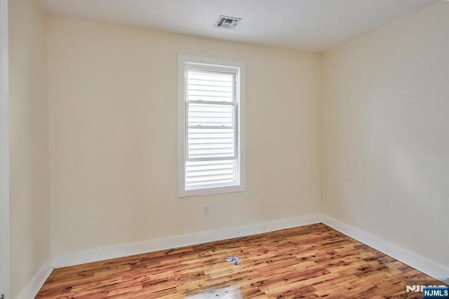 225 10th Street, Newark, NJ 07107