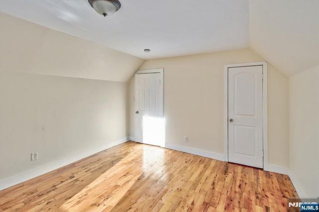 225 10th Street, Newark, NJ 07107