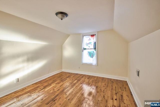 225 10th Street, Newark, NJ 07107