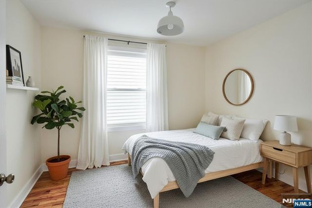 225 10th Street, Newark, NJ 07107
