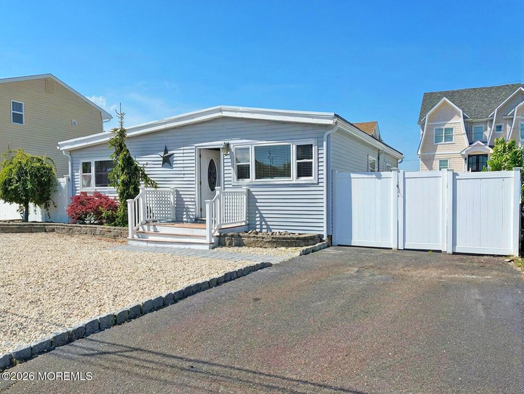 3414 Bergen Avenue, Toms River, NJ 08753