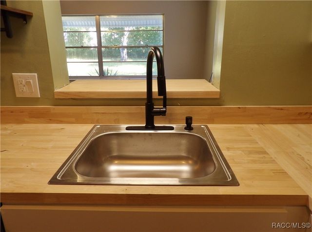 515 S Monroe Street, Beverly Hills, FL 34465