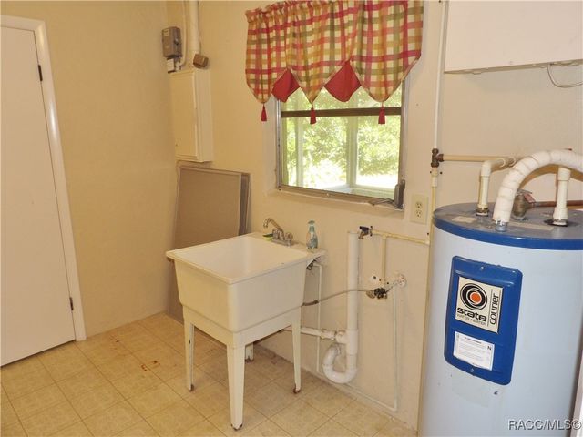 515 S Monroe Street, Beverly Hills, FL 34465